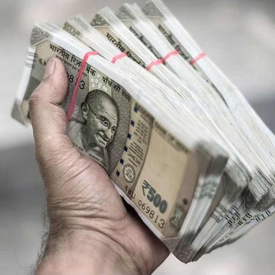 Rs 20 thousand to Rs 2 lakh cash transaction triggers 100 percent penalty in new law of Income Tax 