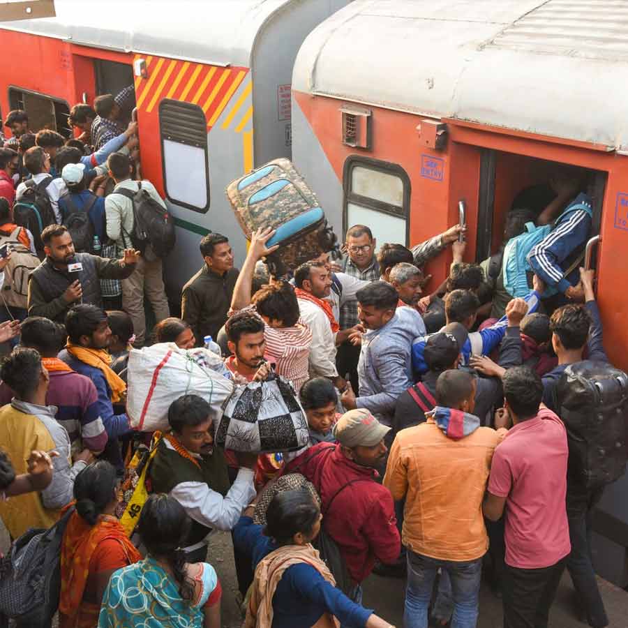 All need to know about Japan’s Shinjuku Station, known as Busiest station of the world