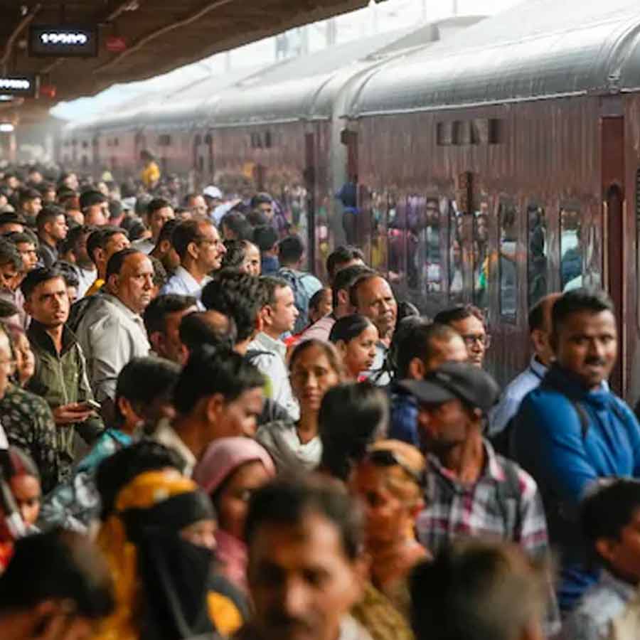 All need to know about Japan’s Shinjuku Station, known as Busiest station of the world
