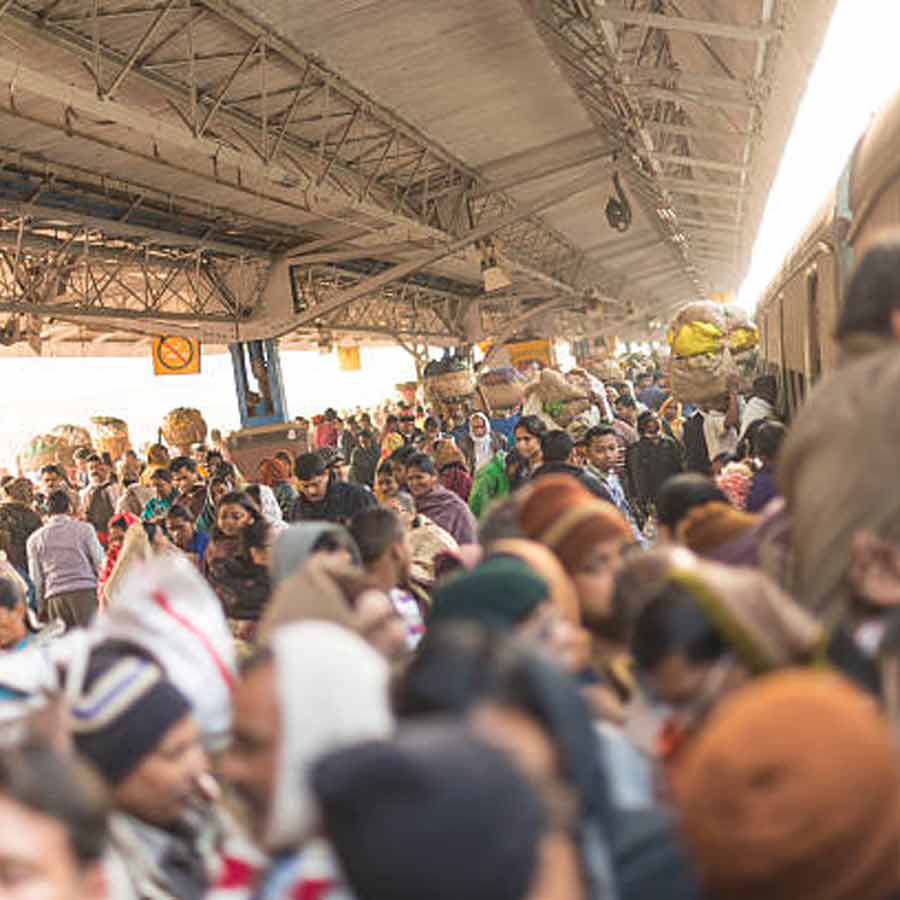 All need to know about Japan’s Shinjuku Station, known as Busiest station of the world