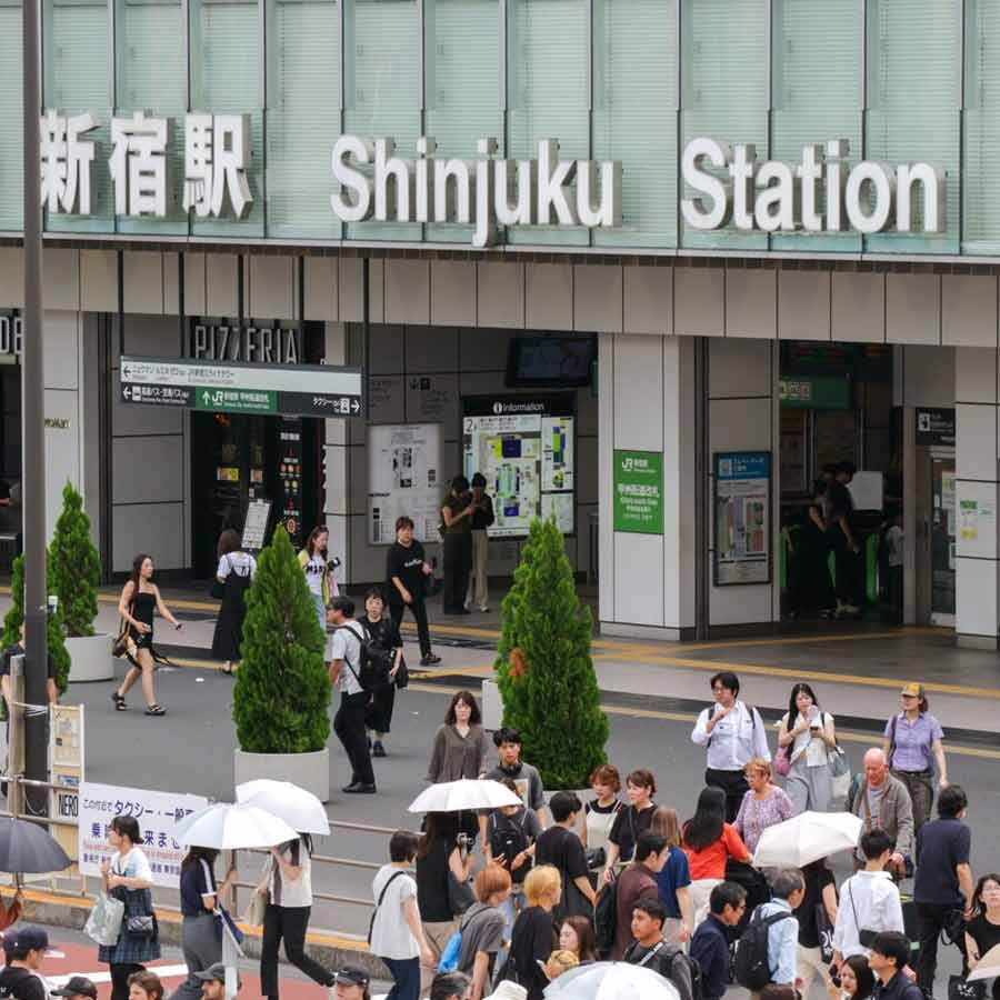 All need to know about Japan’s Shinjuku Station, known as Busiest station of the world