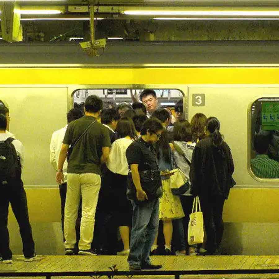 All need to know about Japan’s Shinjuku Station, known as Busiest station of the world