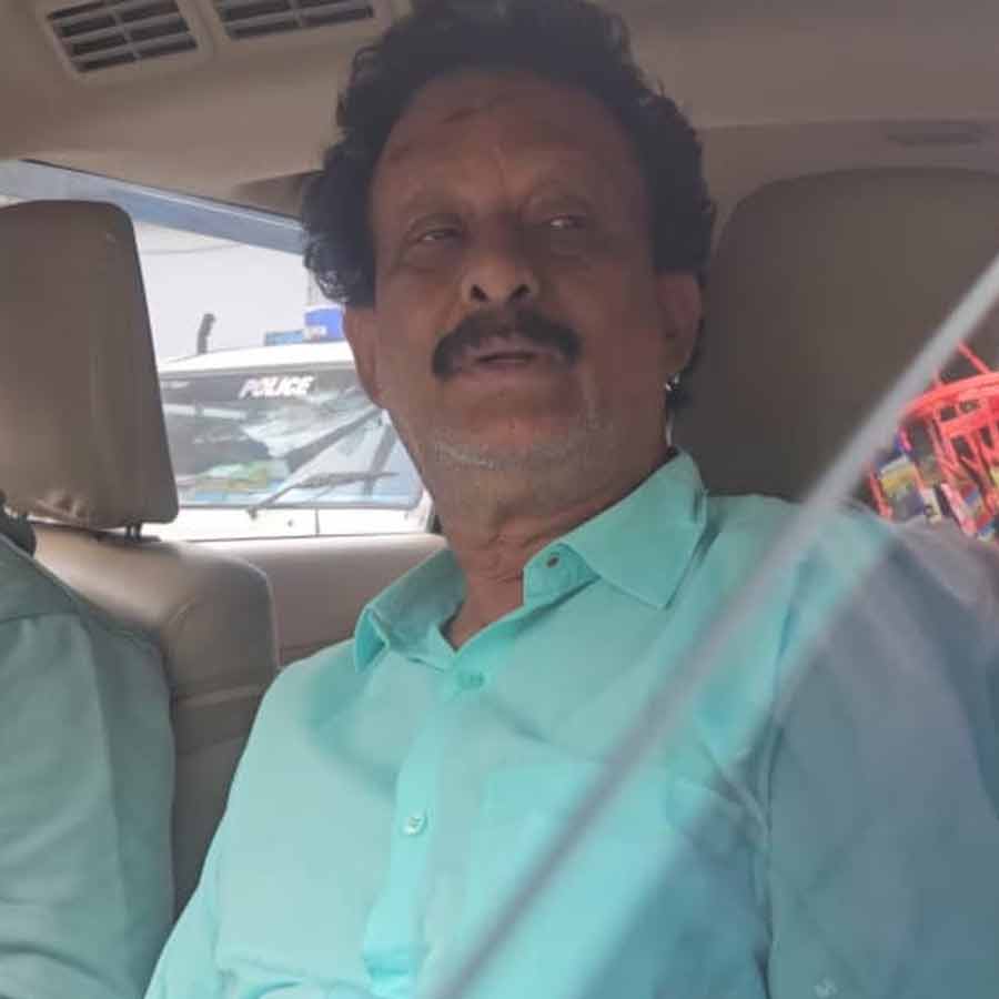 ভোলা ঘোষ।