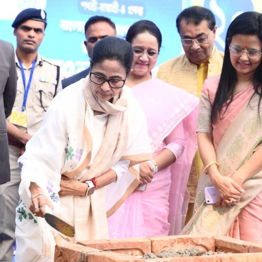 Three TMC workers lost their ornaments in meeting of CM Mamata Banerjee in nadia dgtld