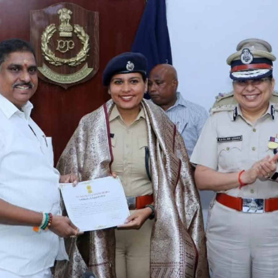 All need to know about IPS Isha Singh, who scolds Thalapathy Vijay’s party TVK’s leaders