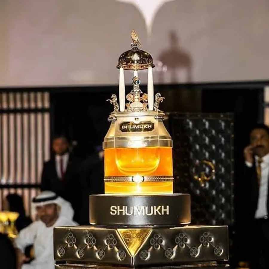 All need to know about Shumukh, the costliest perfume in the world, it’s bottle has more than 3500 diamond in it