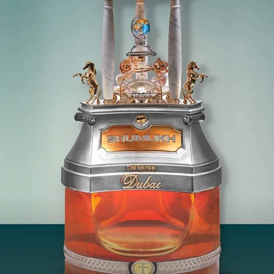 All need to know about Shumukh, the costliest perfume in the world, it’s bottle has more than 3500 diamond in it