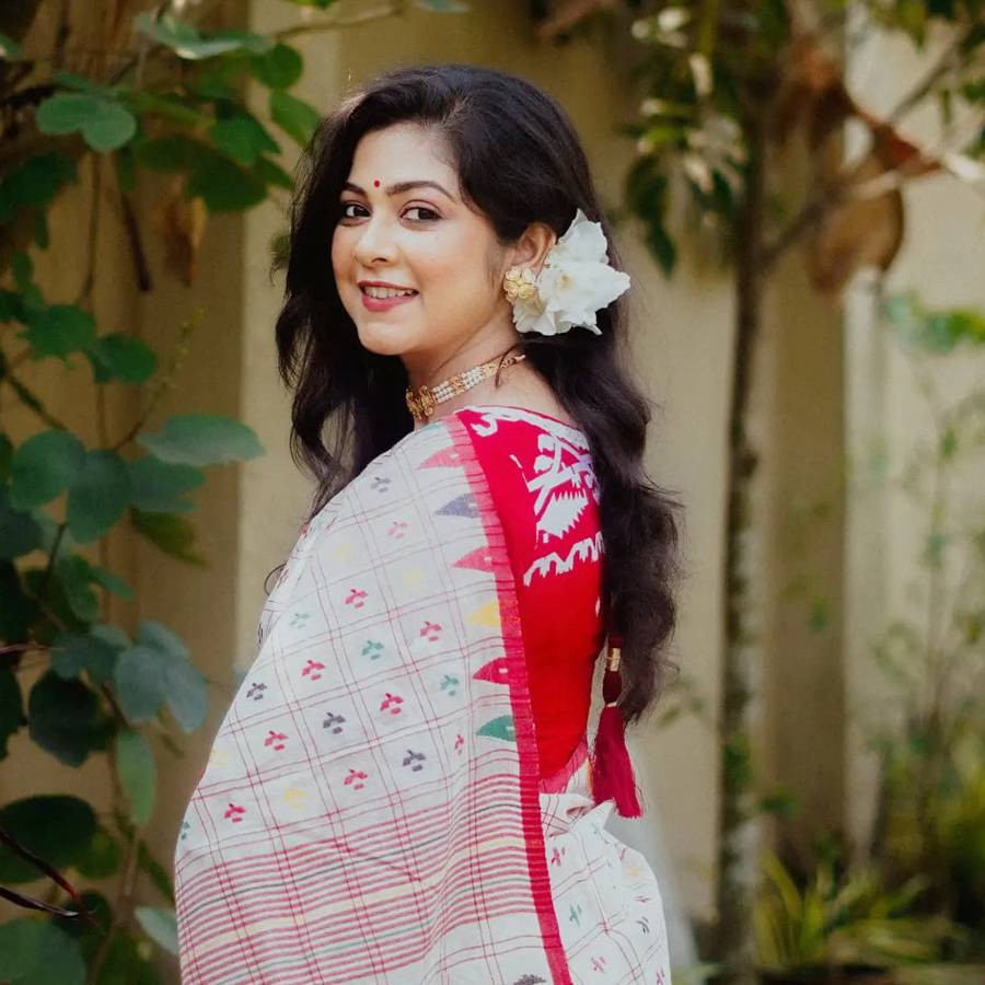 Payel De Is Taking Entry In Bengali Mega Chirodini Tumi Je Amar dgtl