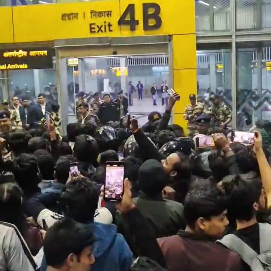 Lionel Messi reaches Kolkata dgtl