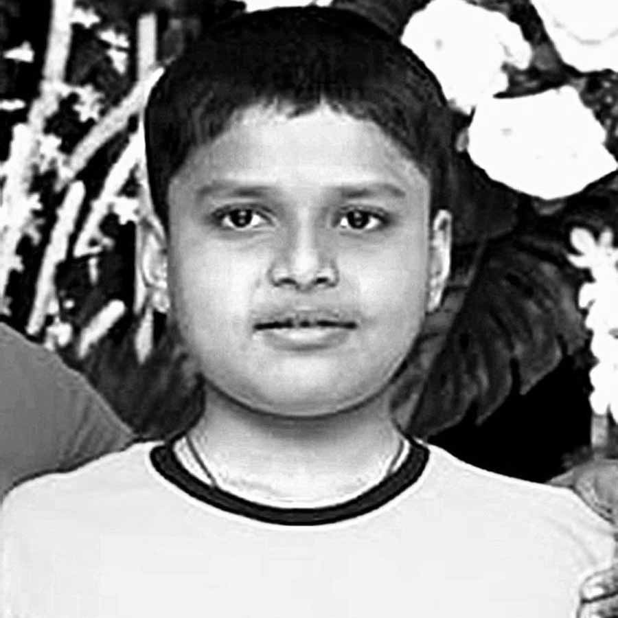 A minor died in a road accident in Maniktala