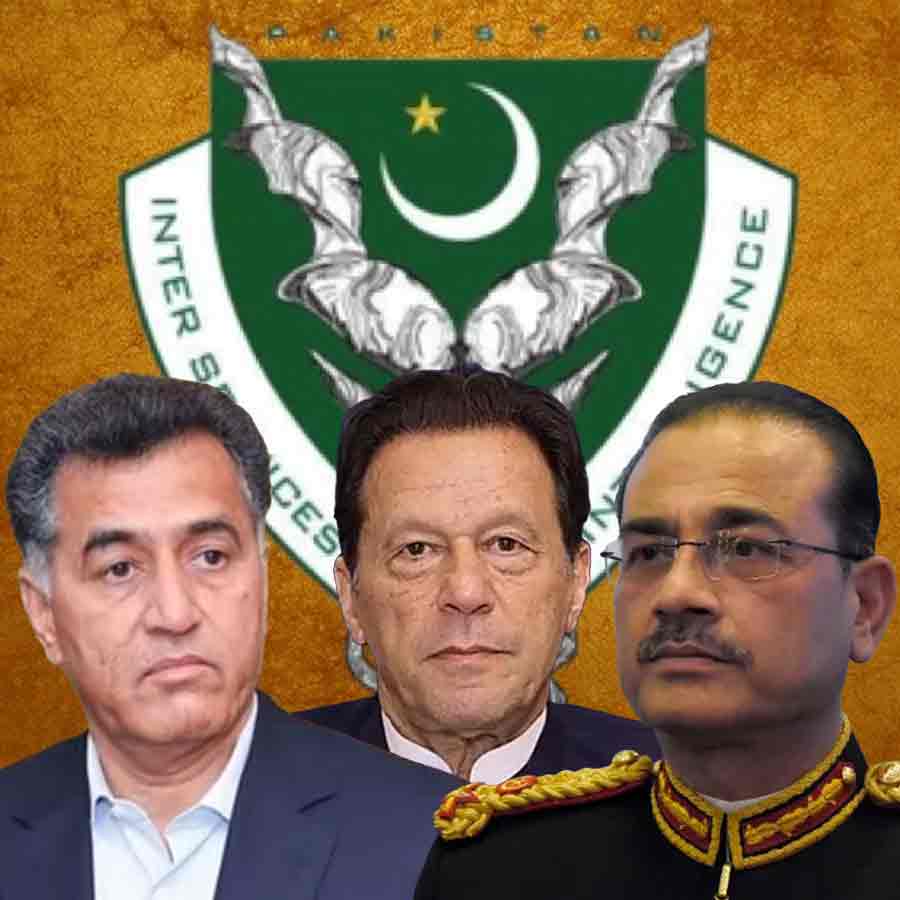 (বাঁ দিক থেকে) ফৈজ হামিদ, ইমরান খান এবং আসিম মুনির।