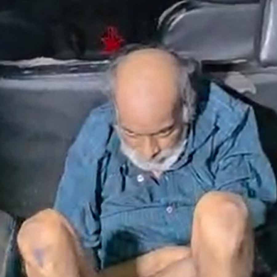 মৃতার স্বামী গৌর নন্দী।