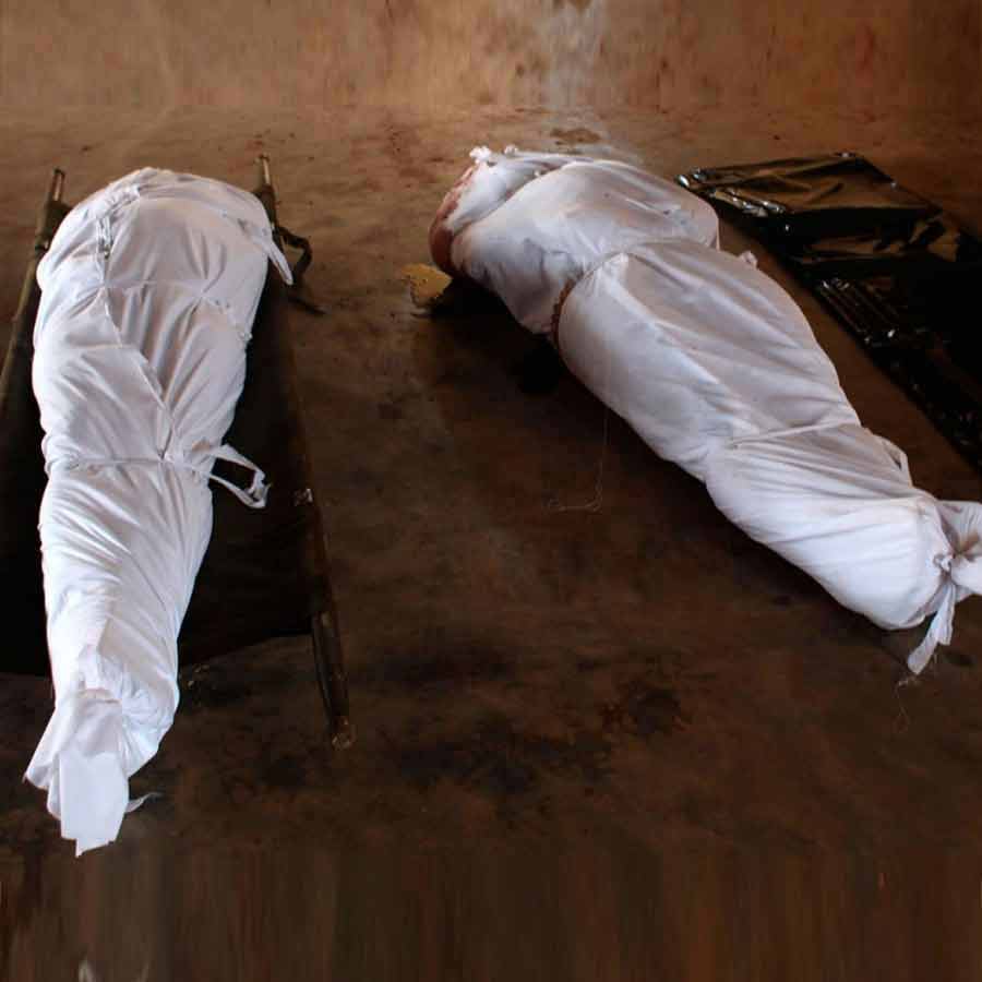 Mother and her two son dead body recover from closed room in Delhi