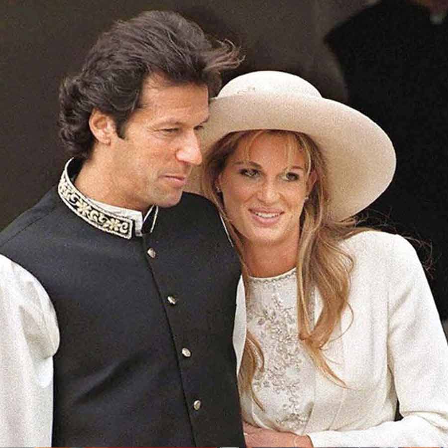 (বাঁ দিকে) ইমরান খান এবং তাঁর প্রাক্তন স্ত্রী জেমাইমা গোল্ডস্মিথ (ডান দিকে)।