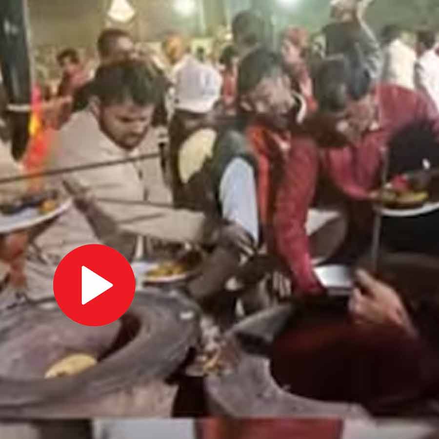 Video shows brawl erupts among guests over Tandoori Roti in Haryana marriage