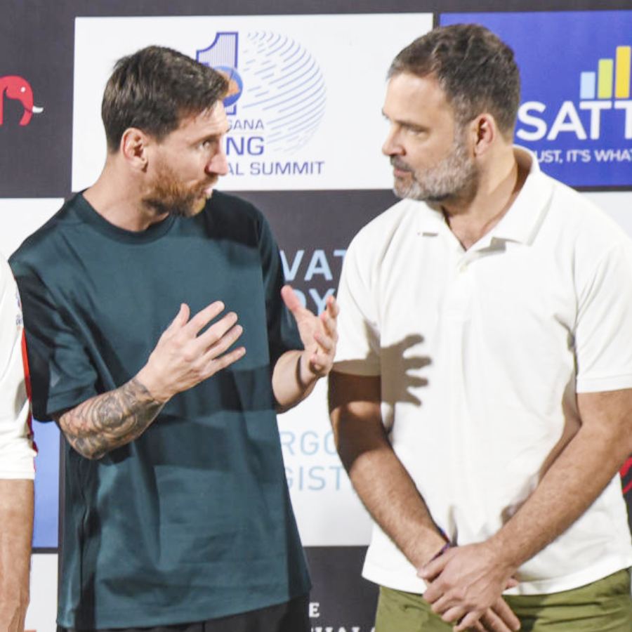 মেসির সঙ্গে আলোচনা রাহুল গান্ধীর।