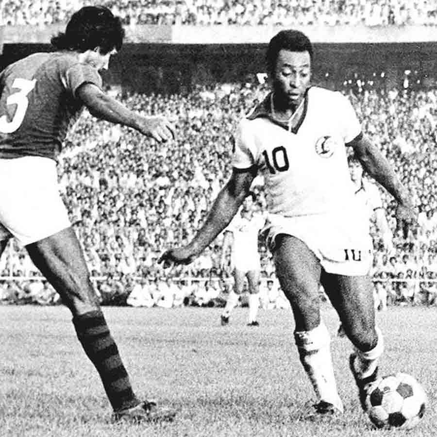 শহরের মাঠে পেলে, ১৯৭৭ সালে।