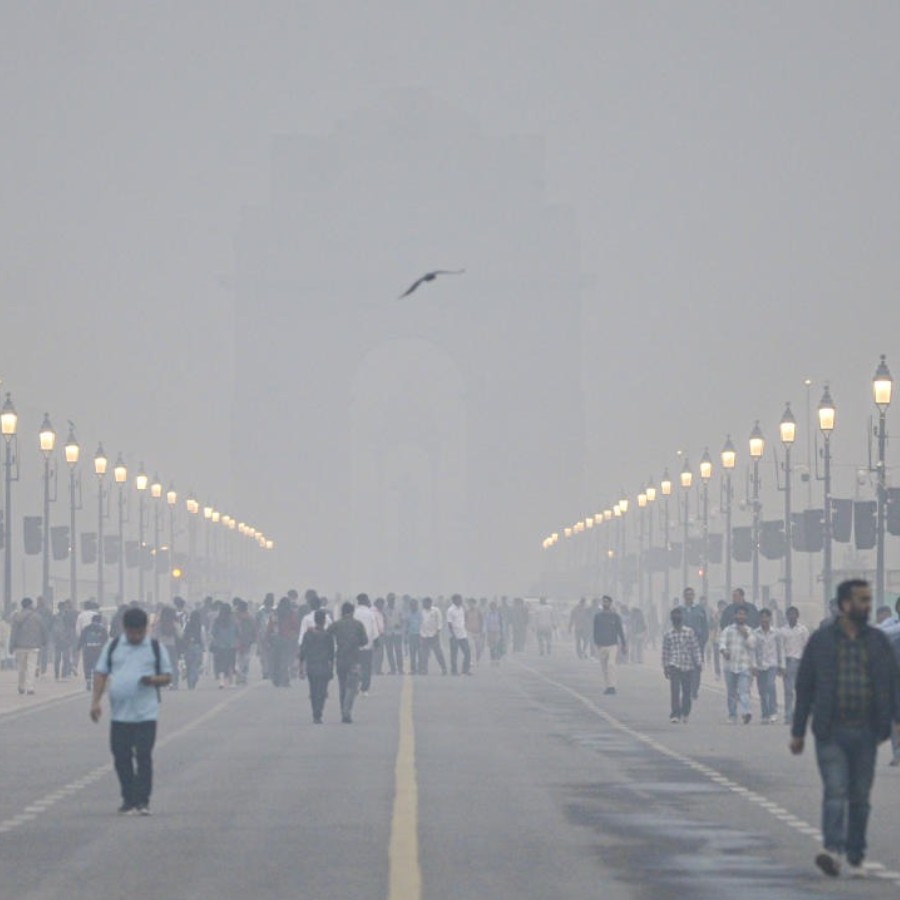 Dense fog choke Delhi-NCR as AQI slips deeper