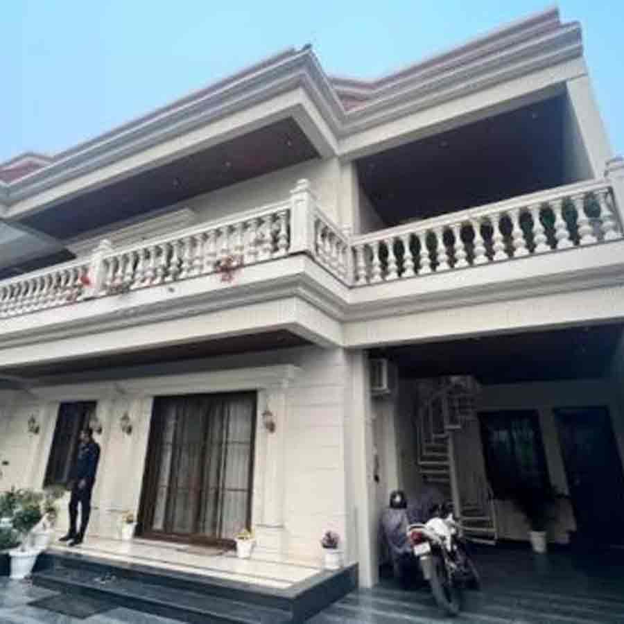 Uttar Pradesh ex-constable\\\\\\\'s mansion reveals a lavish lifestyle