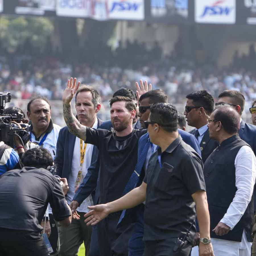 যুবভারতীতে লিয়োনেল মেসি।