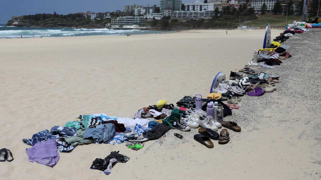 বন্দুকবাজের হামলার পর সিডনির বন্ডি সমুদ্রসৈকত।