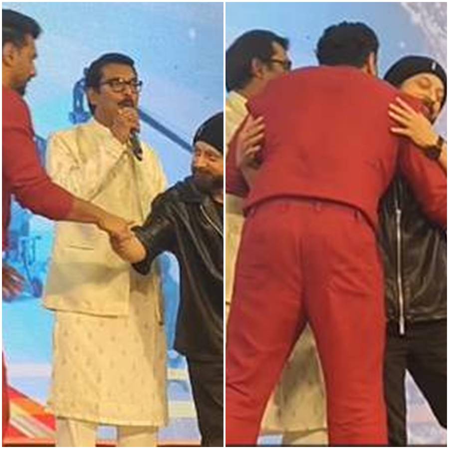 এক মঞ্চে আলিঙ্গন দেব-শিবপ্রসাদ মুখোপাধ্যায়ের। সৌজন্য স্বরূপ বিশ্বাস।