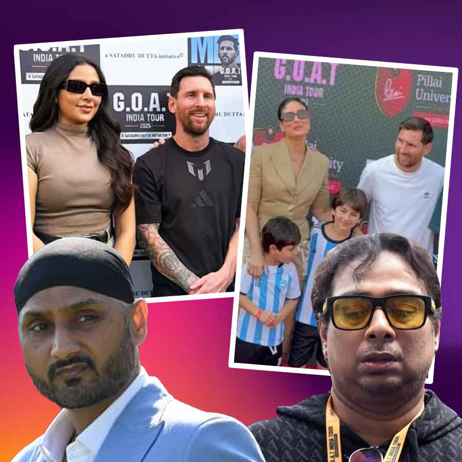 Subhashree Ganguly to kareena kapoor Shahid kapoor harbhajan singh goes Gaga To click picture with Lionel Messi dgtl
