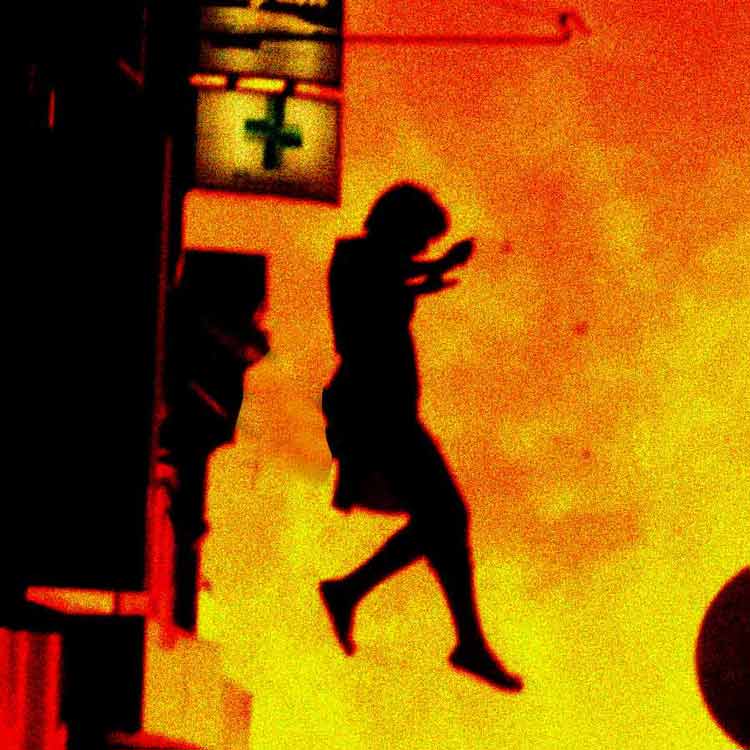 Cops busts party in Bengaluru hotel, woman falls while trying to escape dgtl