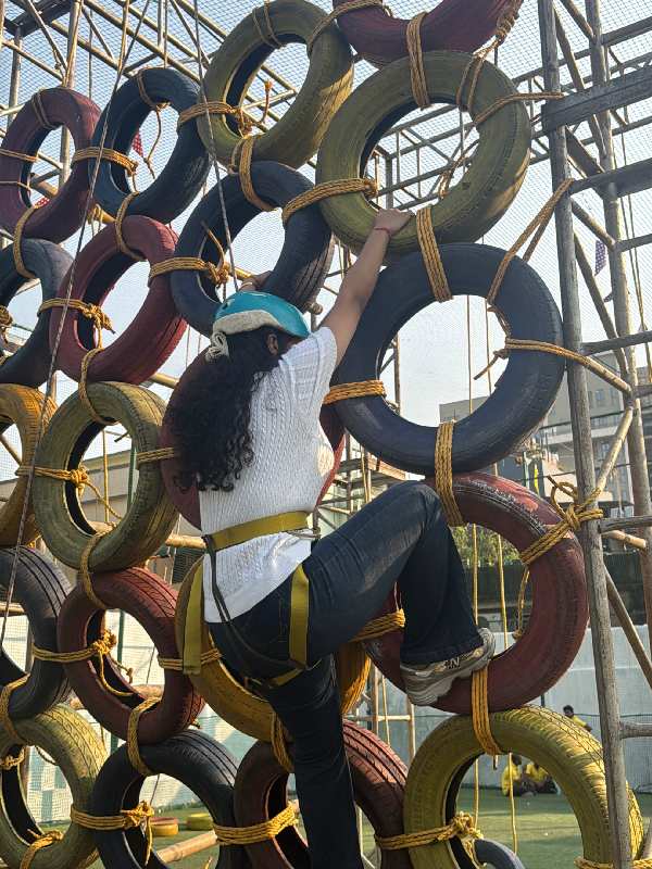 দৌড় প্রতিযোগিতার পাশাপাশি ছিল অ্যাডভেঞ্চার স্পোর্টসও।