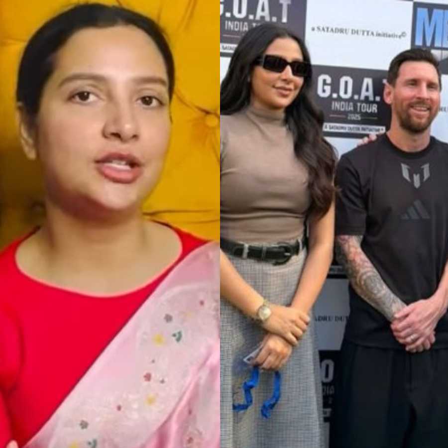 শুভশ্রী মুখ খুললেন।