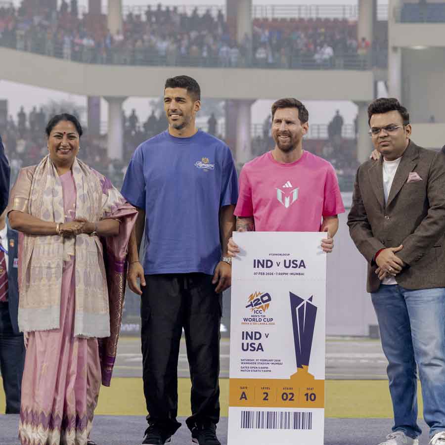 AQI, AQI chants greet Chief Minister Rekha Gupta at Messi event in smog-hit Delhi dgtl