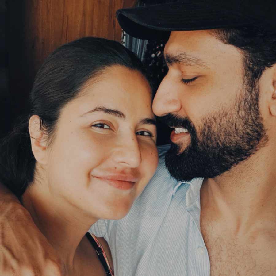 (বাঁ দিকে) ক্যাটরিনা কইফ, (ডান দিকে) ভিকি কৌশল।