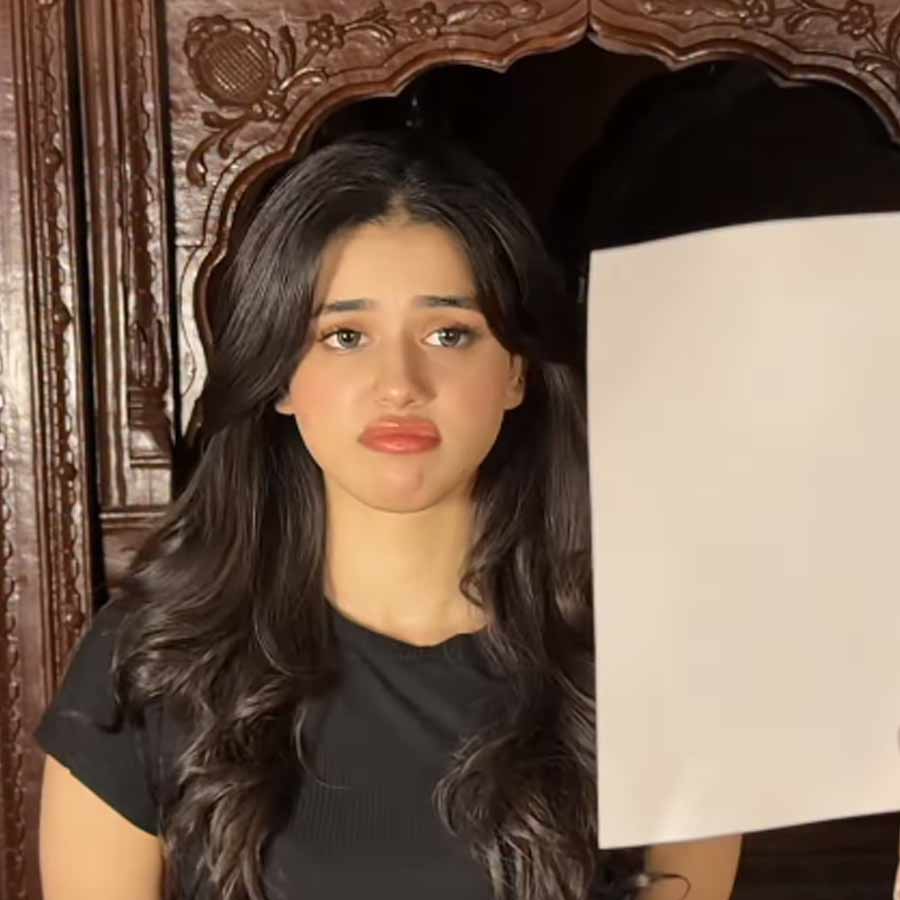 who is Sarsarahat Girl