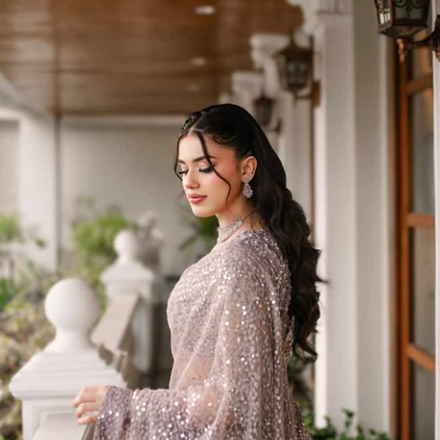 who is Sarsarahat Girl