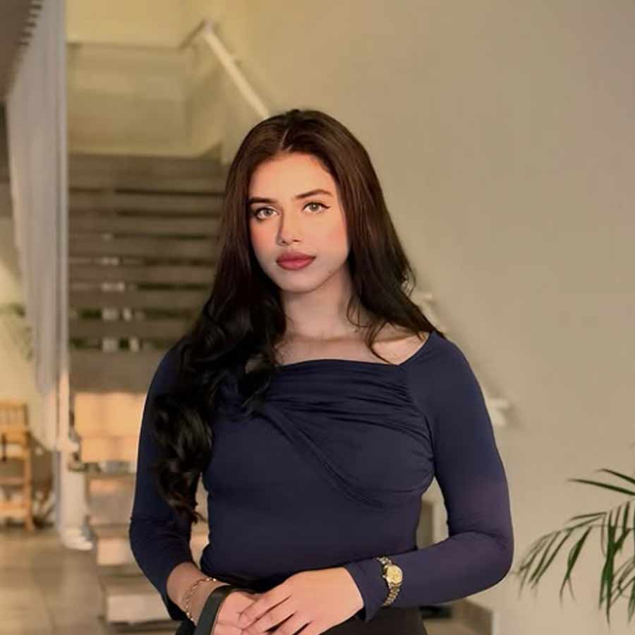 who is Sarsarahat Girl