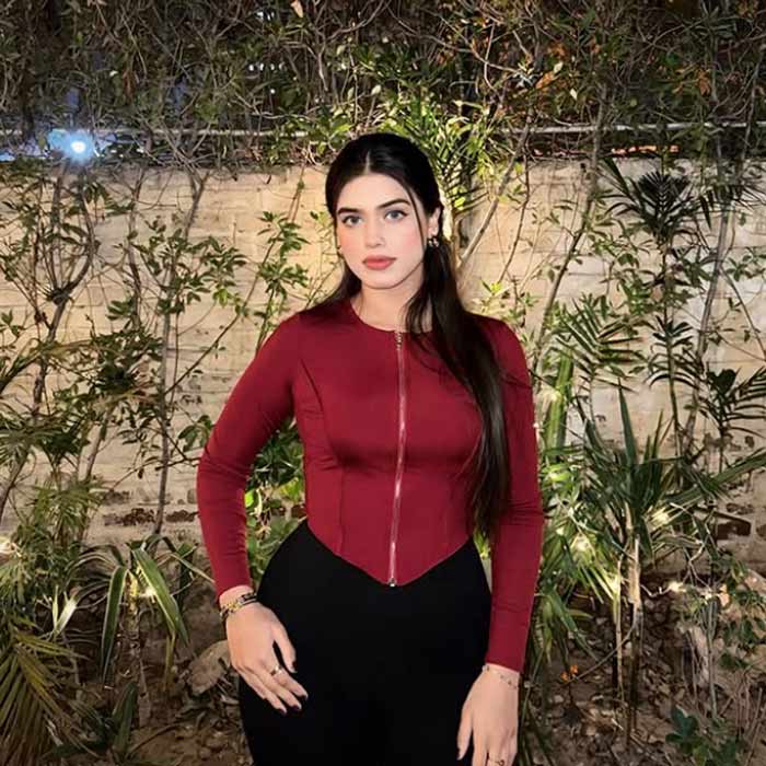 who is Sarsarahat Girl