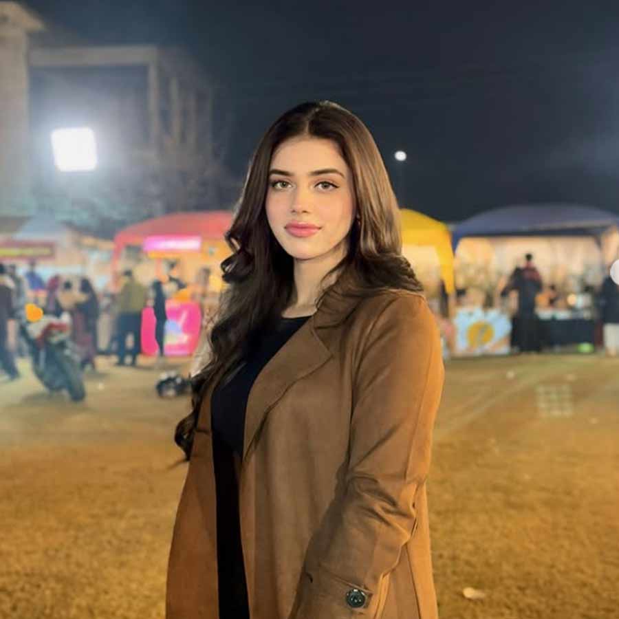 who is Sarsarahat Girl