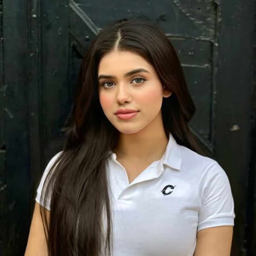 who is Sarsarahat Girl