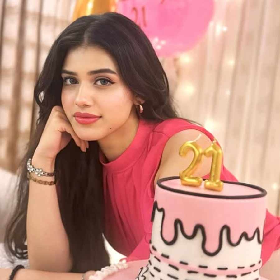 who is Sarsarahat Girl