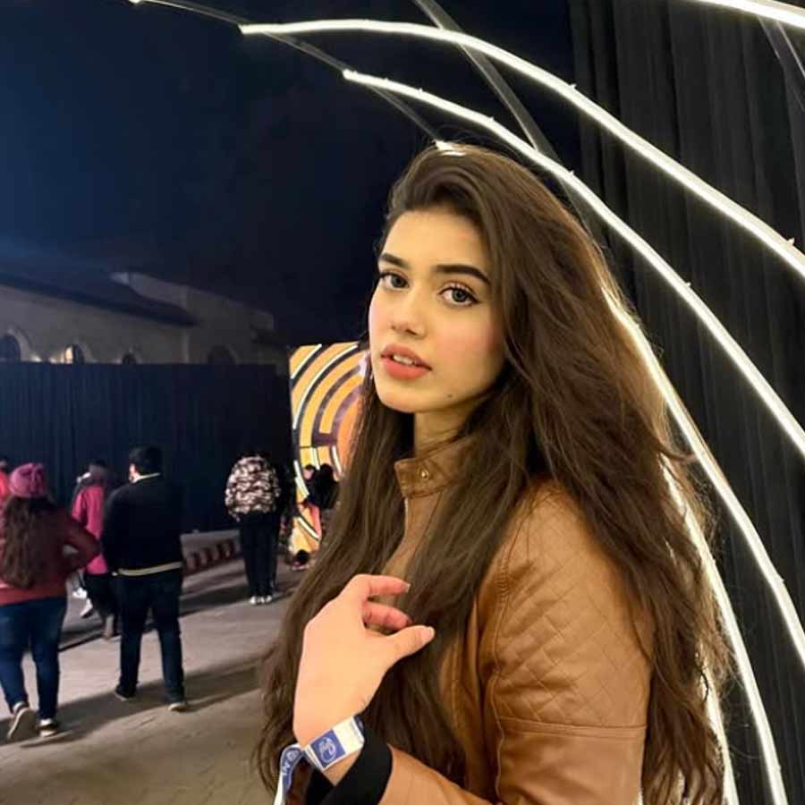 who is Sarsarahat Girl