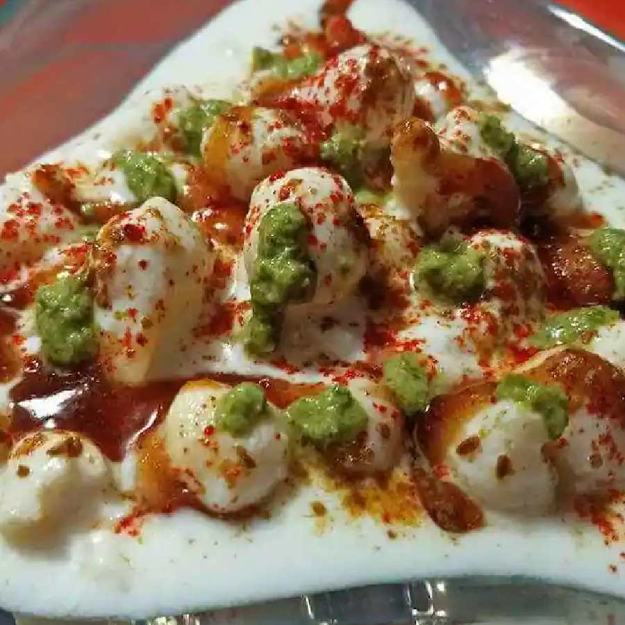 বাসি বড়া দিয়ে বানান দই বড়া।