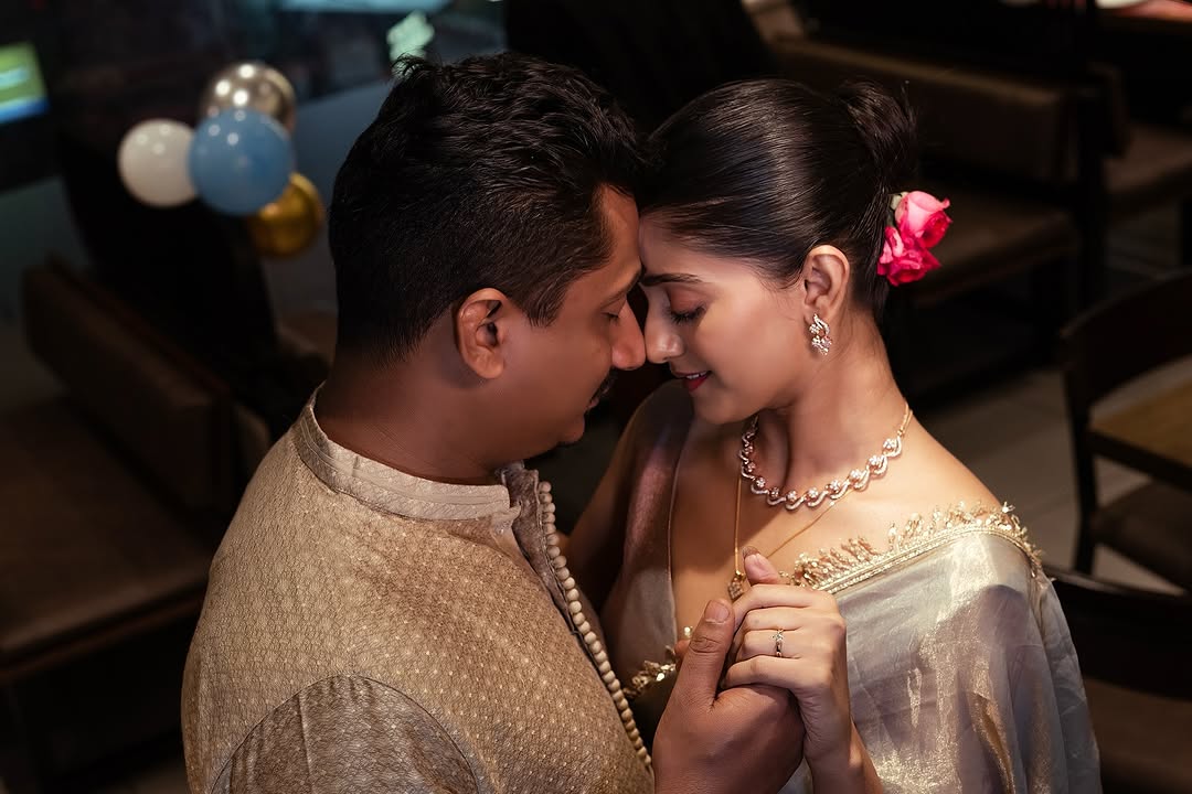 আইনি বিয়ে সারলেন দীপান্বিতা রক্ষিত, চিকিৎসক গৌরব দত্ত।