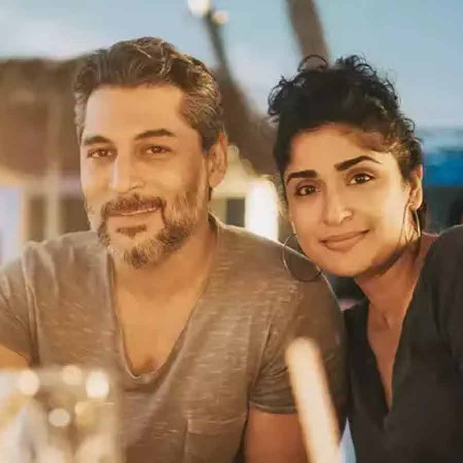 Anjala Zaveri with her husband Tarun Arora