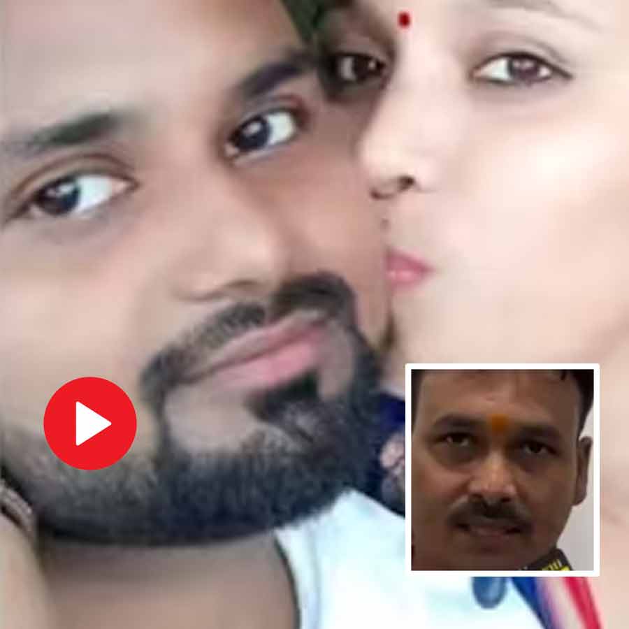 Video shows daily wage labourer get furious after wife flees with children’s Tuition teacher