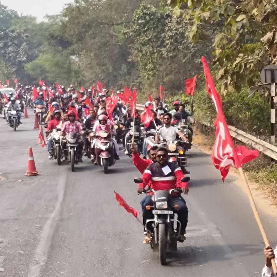 CPM concludes ‘Bangla Banchao Yatra’ with resolution to fight for alternative
