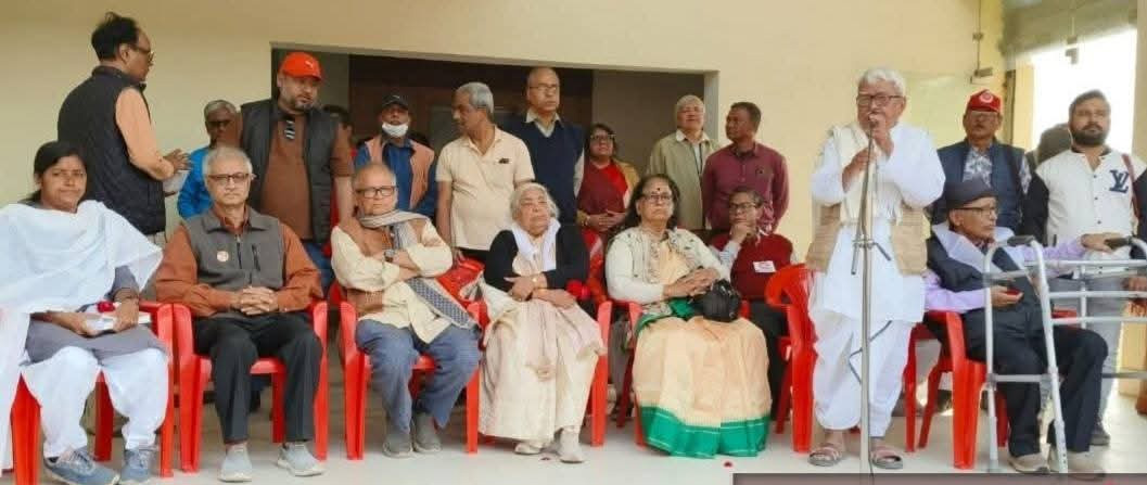 জ্যোতি বসু গবেষণা কেন্দ্রে ‘বাংলা বাঁচাও’ যাত্রীদের সংবর্ধনায় বিমান বসু। নিউ টাউনে।