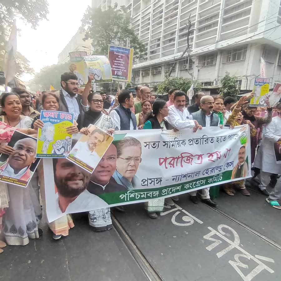 Congress agitates near BJP office on National Herald issue