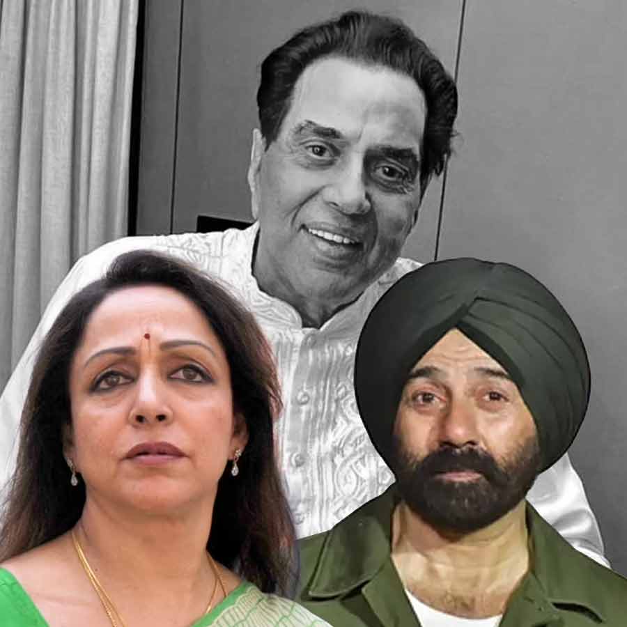 ধর্মেন্দ্রের স্মরণসভায় সে দিন কী ঘটেছিল?