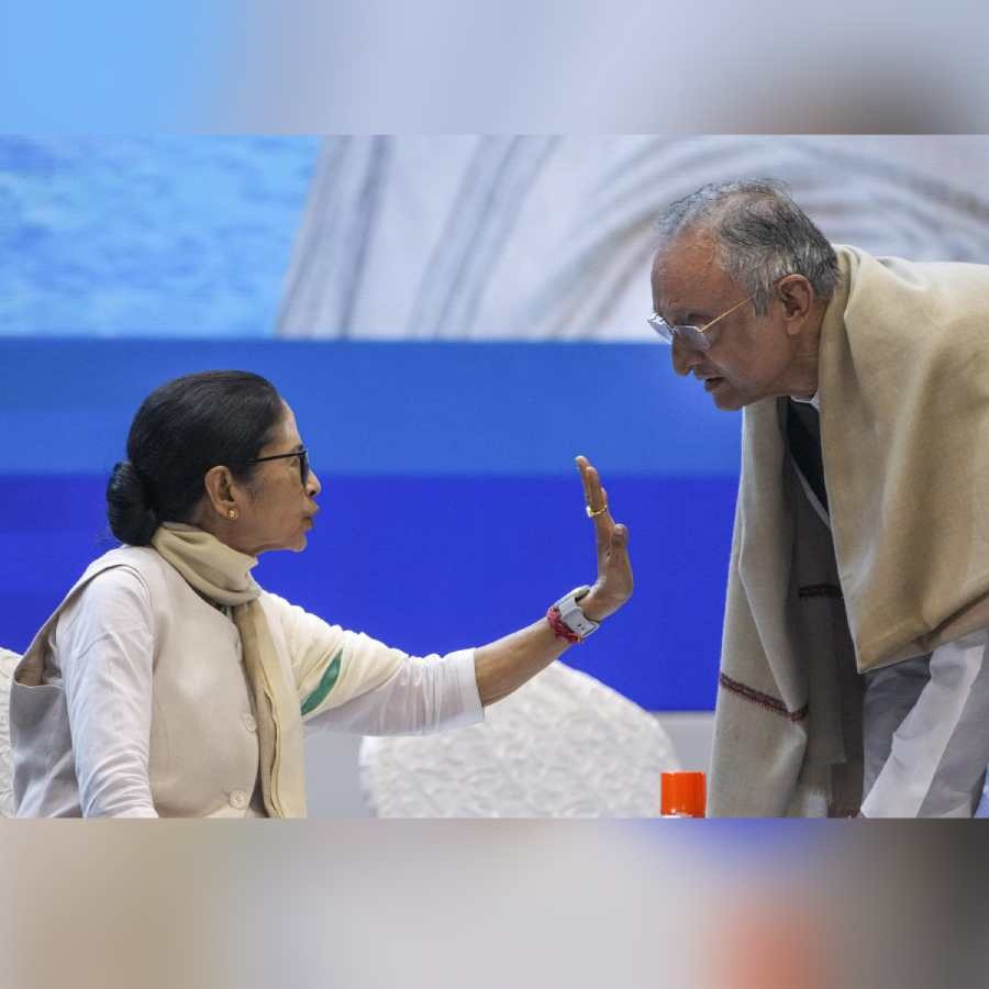 Mamata Banerjee questions Amit Mitra on GST from Business Conclave dgtl