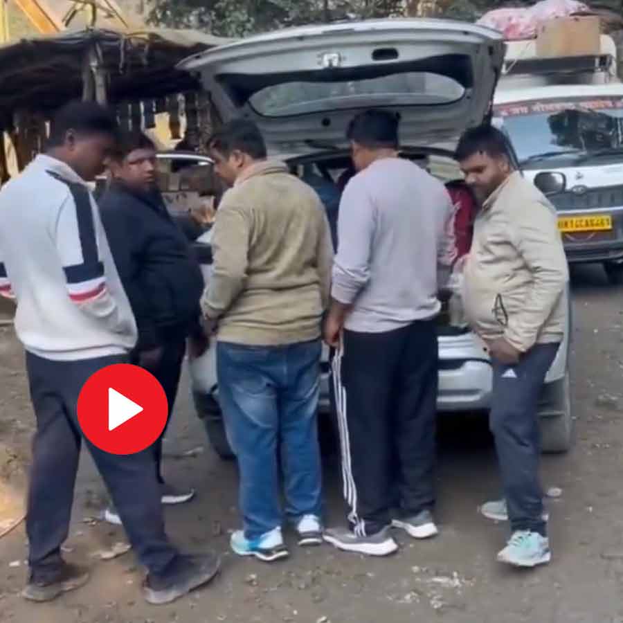 Video of Uttarakhand man confronting tourists for drinking alcohol and littering road after parking their car dgtl